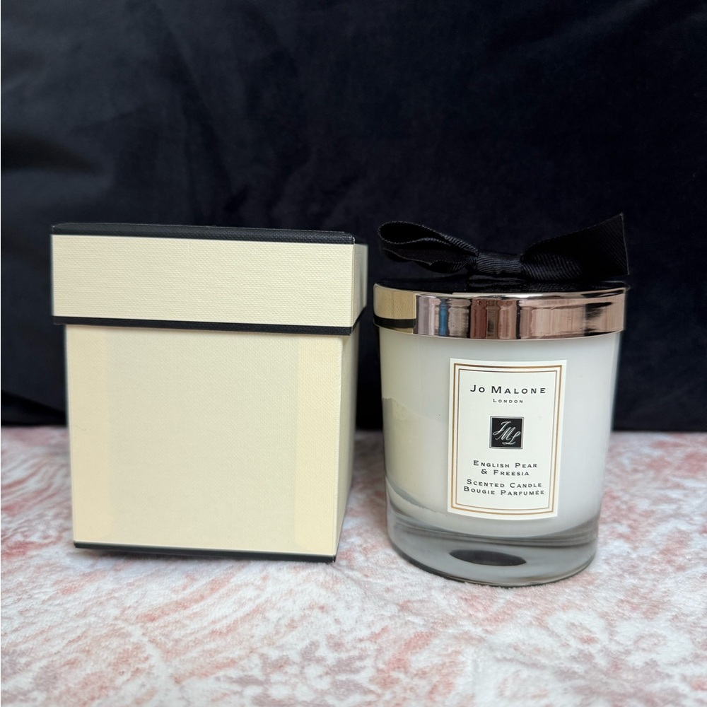 Jo Malone English Pear & Freesia Scented Candle
